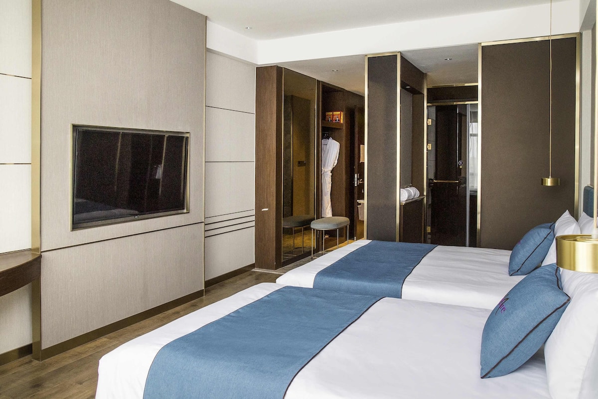 1 bedroom, minibar, in-room safe, individually decorated