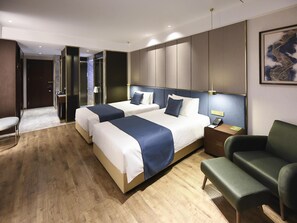 Minibar, in-room safe, individually decorated, desk - Mercure Harbin Songbei (Harbin)