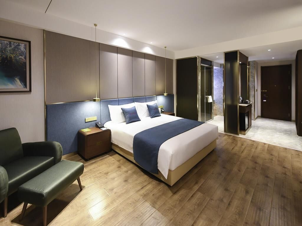 Superior Room, 1 King Bed | Minibar, in-room safe, individually decorated, desk