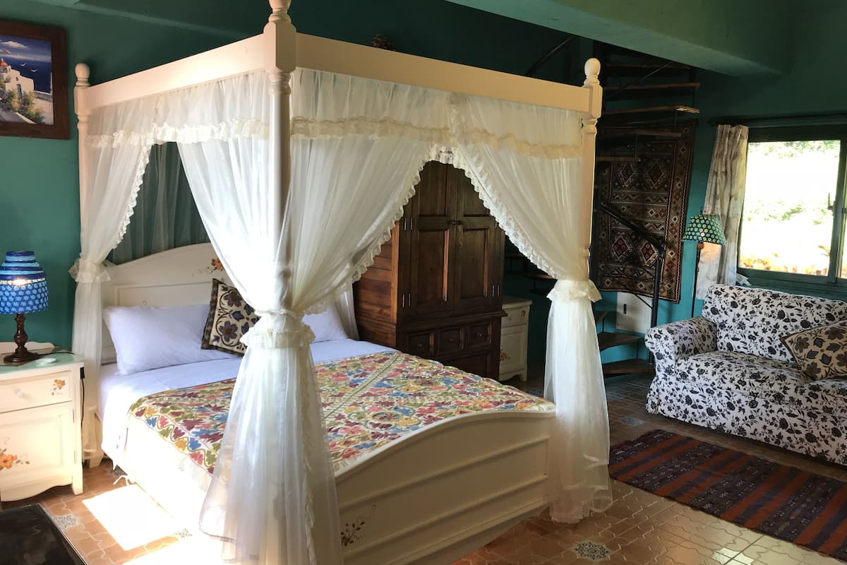 Gallery Quadruple Room | Egyptian cotton sheets, individually decorated, desk, blackout drapes