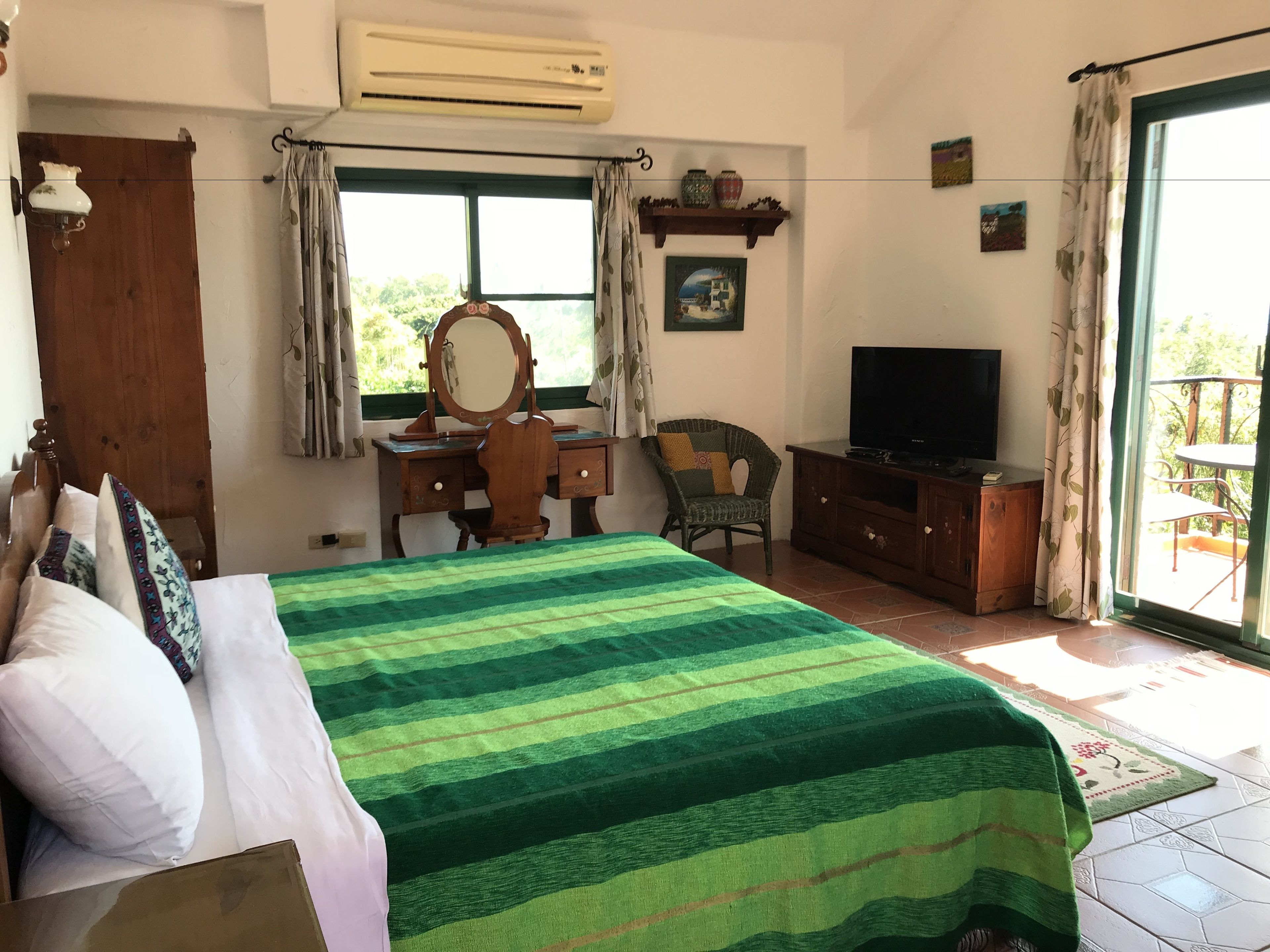 Gallery Double Room, 1 Bedroom | Egyptian cotton sheets, individually decorated, desk, blackout drapes