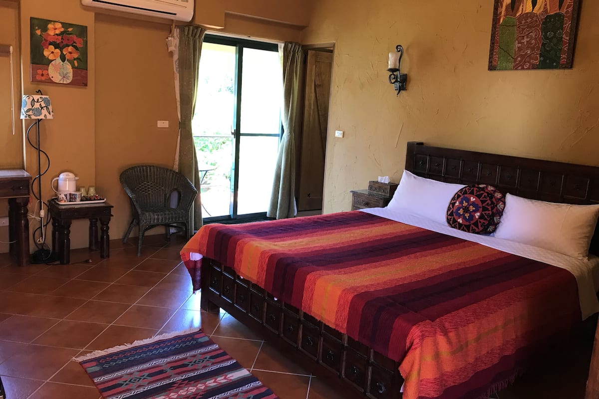 Gallery Double Room, 1 Bedroom | Egyptian cotton sheets, individually decorated, desk, blackout drapes