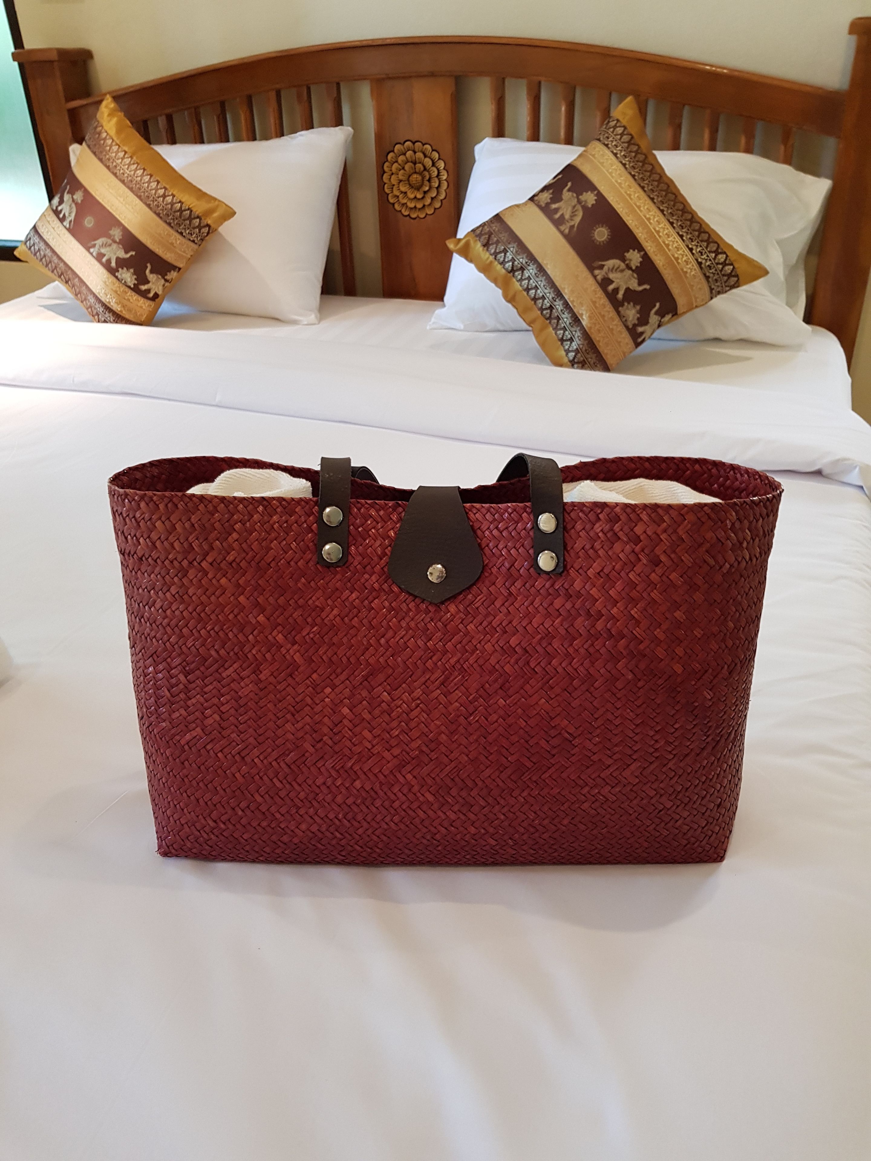 deluxe room | 1 bedroom, in-room safe, individually decorated, individually furnished