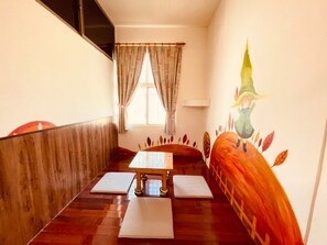 Family Room, 2 Double Beds, Non Smoking | In-room dining - Da Feng Homestay (Liuqiu)