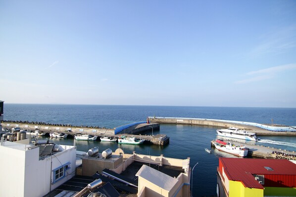 Chambre Familiale, 2 chambres, non-fumeurs | Terrasse/Patio