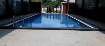 フェイマス ホテル ロイコー