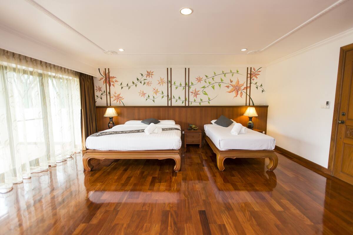 Deluxe Villa, 6 Bedrooms, Private Pool | Blackout drapes, soundproofing, free WiFi, bed sheets