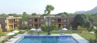 Famous Hotel Bagan 2