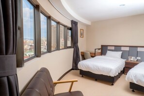 Business Double Room, City View | Down comforters, individually decorated, individually furnished, desk - Greeninn Hotel (New Taipei City)