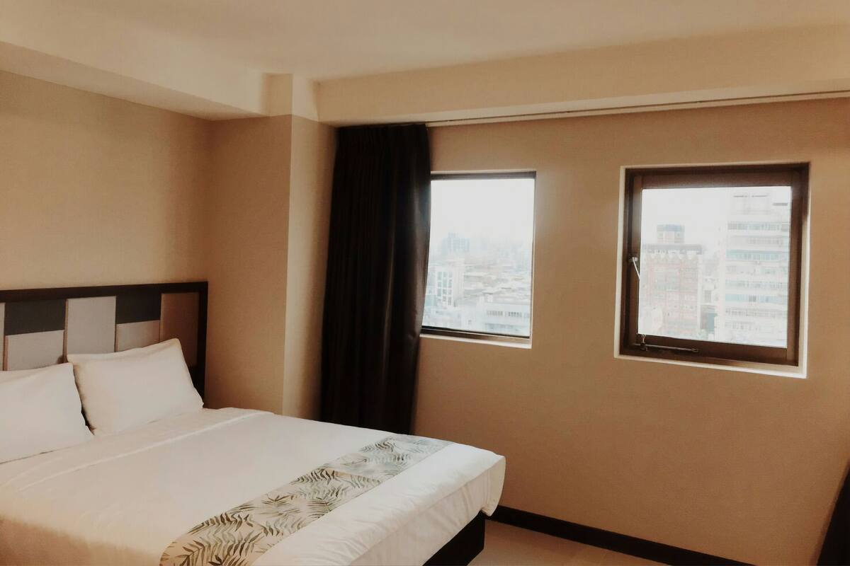 Standard Double Room, 1 Double Bed, City View | Down comforters, desk, laptop workspace, blackout drapes