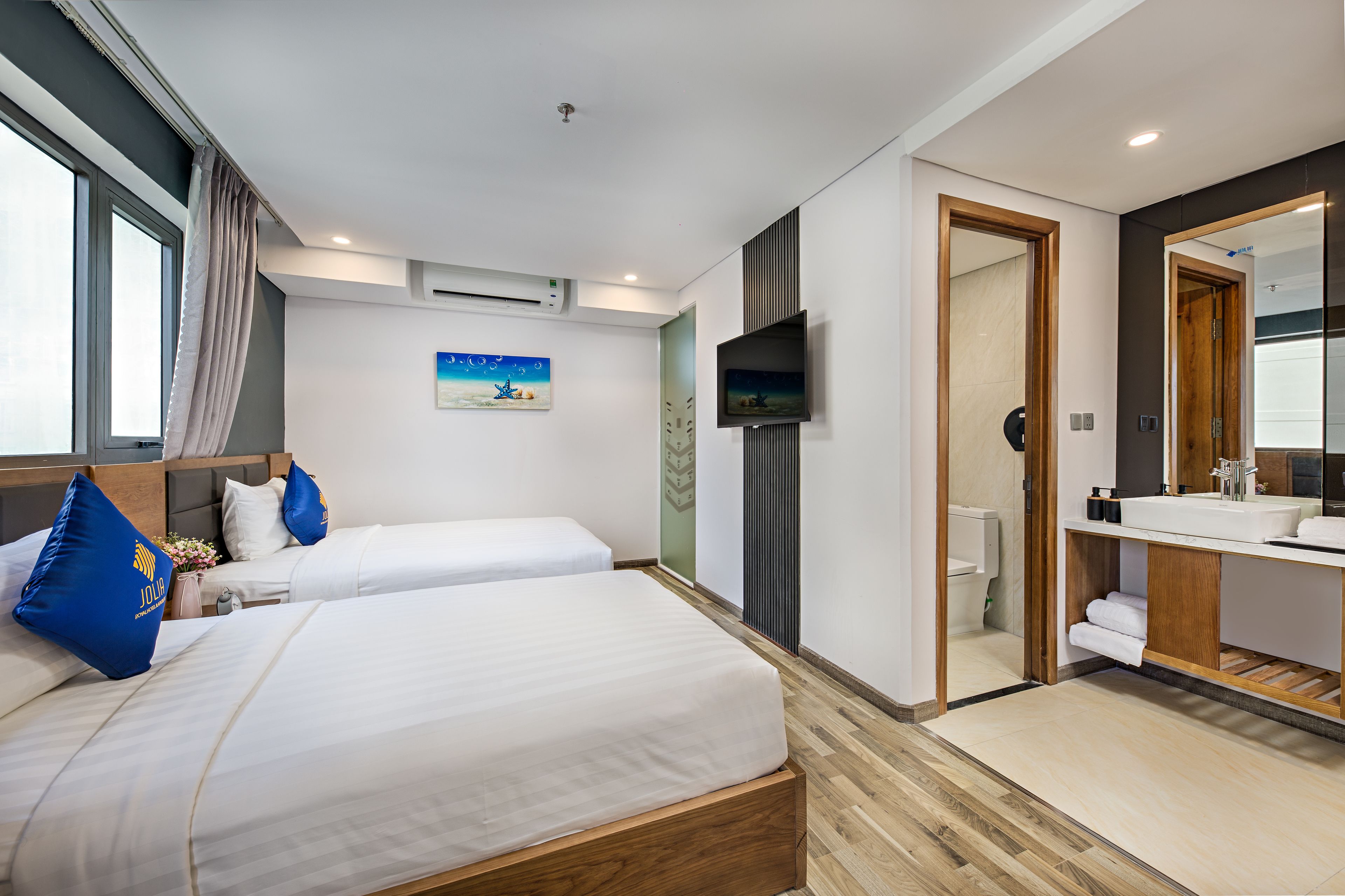 deluxe double or twin room, city view | premium bedding, in-room safe, individually furnished, desk