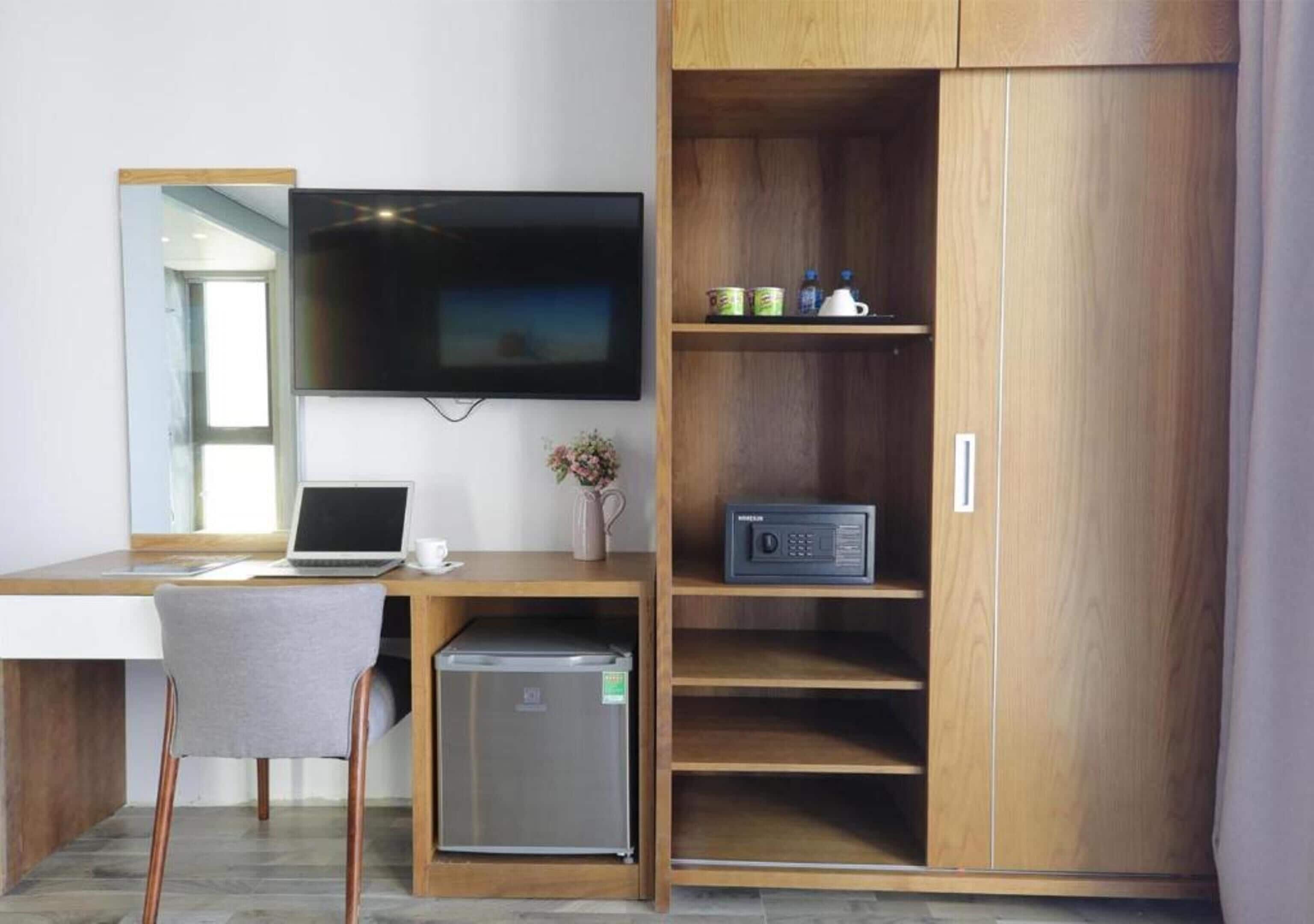 premium bedding, in-room safe, individually furnished, desk