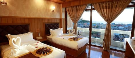 Habitación Deluxe | Escritorio, wifi gratis y ropa de cama