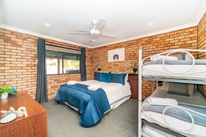 3 bedrooms, WiFi, bed sheets