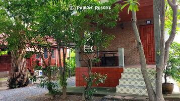 Double Room | Living area | 24-inch TV with satellite channels