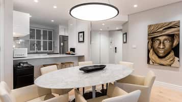 Departamento de diseñador, 3 habitaciones | Servicio a la habitación