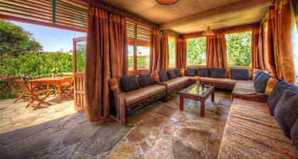 Rhino Watch safari Lodge