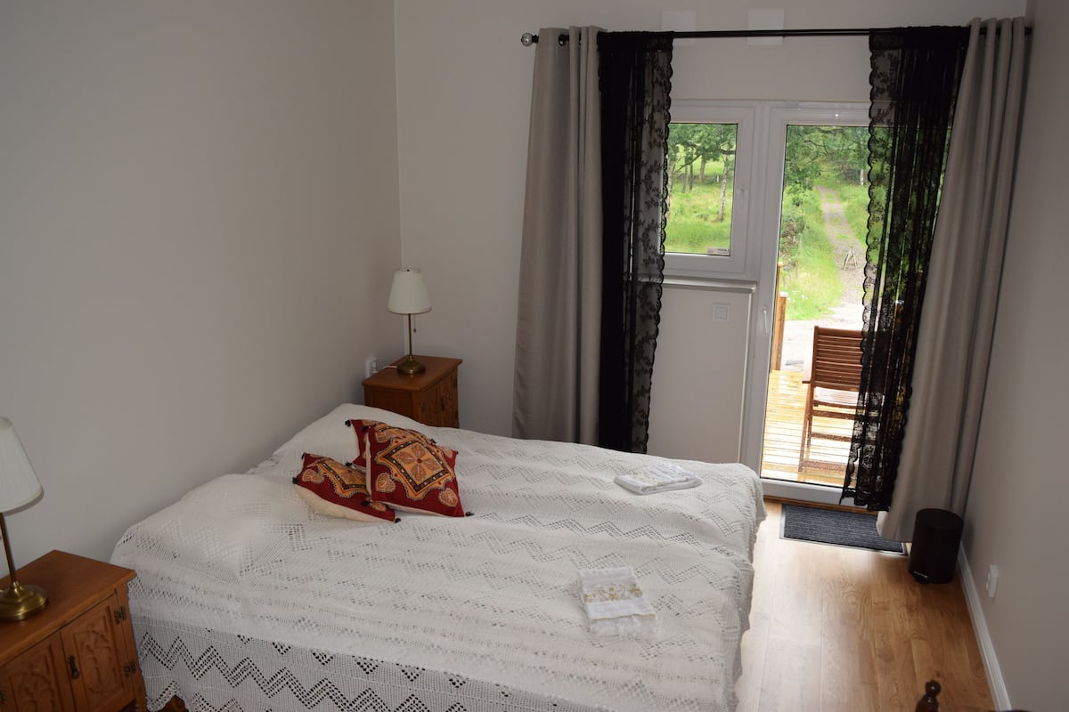 Twin Room (Pets not allowed) | Individually decorated, individually furnished, blackout drapes