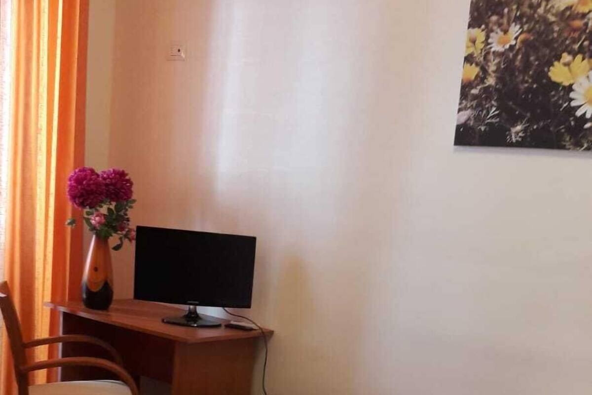 Blackout curtains, iron/ironing board, free cots/infant beds, free WiFi