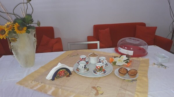 Free daily buffet breakfast