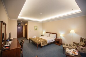 Deluxe Double Room, Sea View | Egyptian cotton sheets, premium bedding, minibar, in-room safe - Caspian Riviera Grand Palace (Aktau)