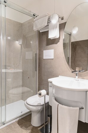 Standard Room | Bathroom - Residence CineApollo (Messina)