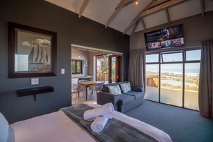 Luxury Studio Suite | 1 bedroom, in-room safe, individually decorated, individually furnished