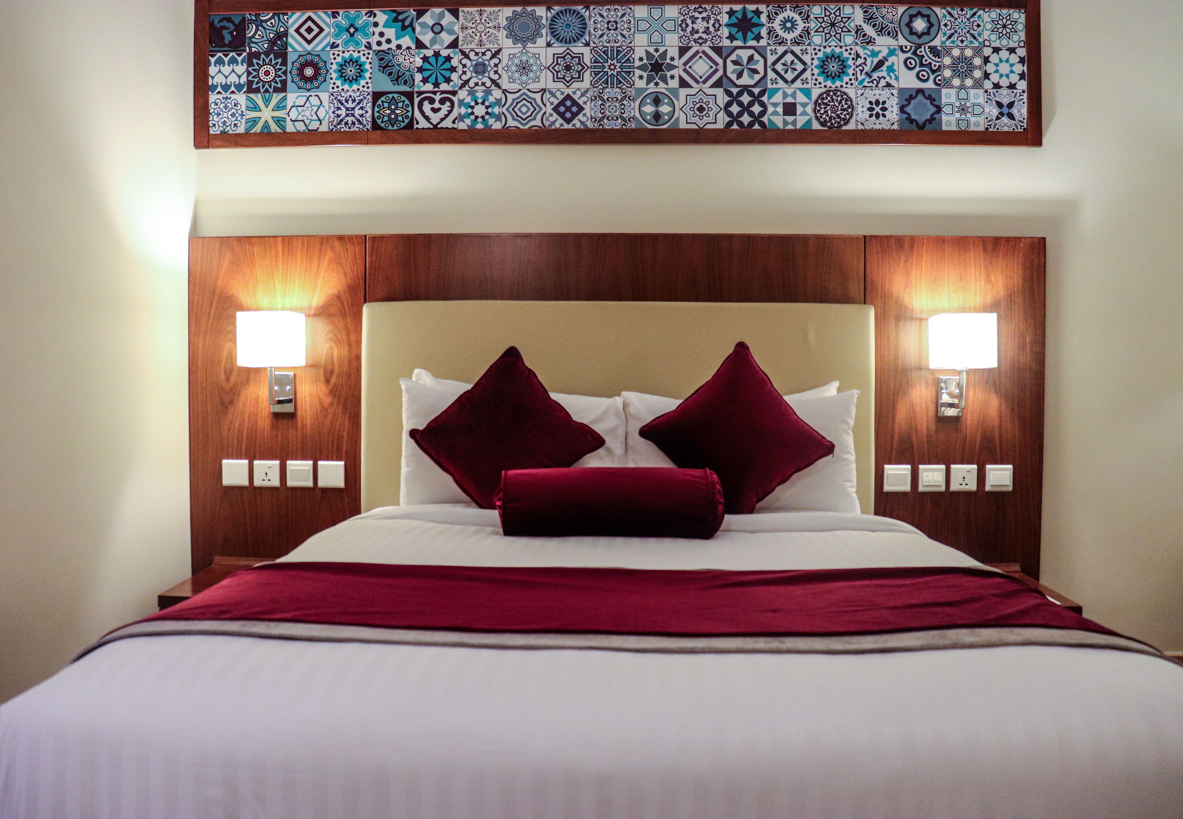 deluxe queen | in-room safe, desk, blackout curtains, iron/ironing board