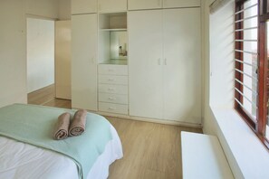 2 slaapkamers, luxe beddengoed, individueel gedecoreerd