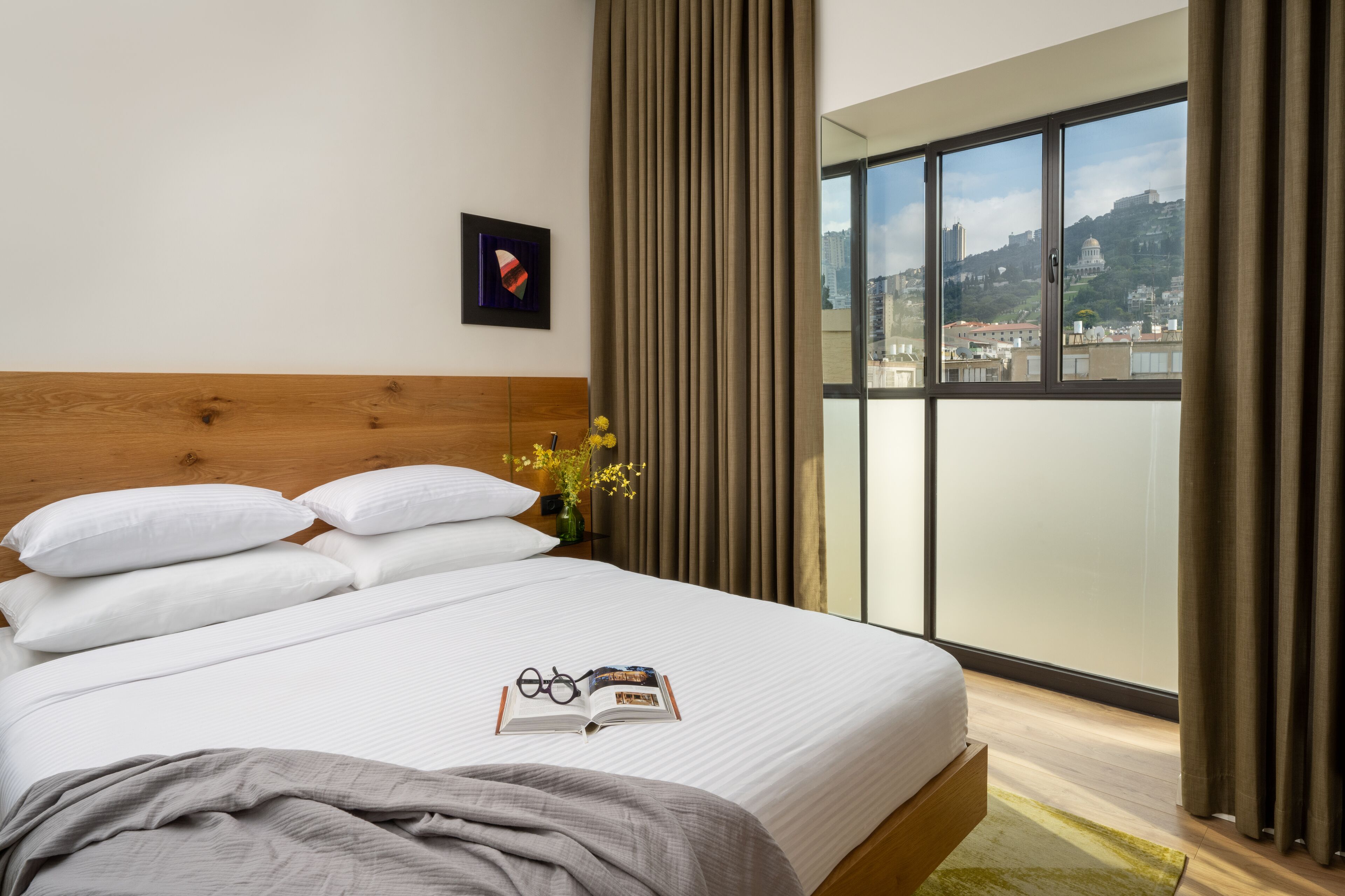 superior double room, 1 queen bed, non smoking | 1 bedroom, minibar, in-room safe, desk