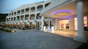 Unclassified image, 4 of 48, button - Saint George Palace Hotel - All inclusive (Corfu)