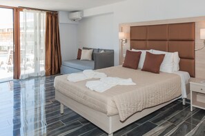 Deluxe Double Room, Garden View