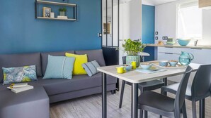 Suite – basic, 1 soverom | Oppholdsområde | Bordtennis