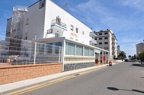 Property entrance - Hotel Montana (Roses)