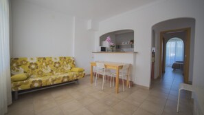 Apartment, 1 Bedroom | Blackout drapes, iron/ironing board, free cribs/infant beds, free WiFi - Casa Del Mar Hotel (Roses)