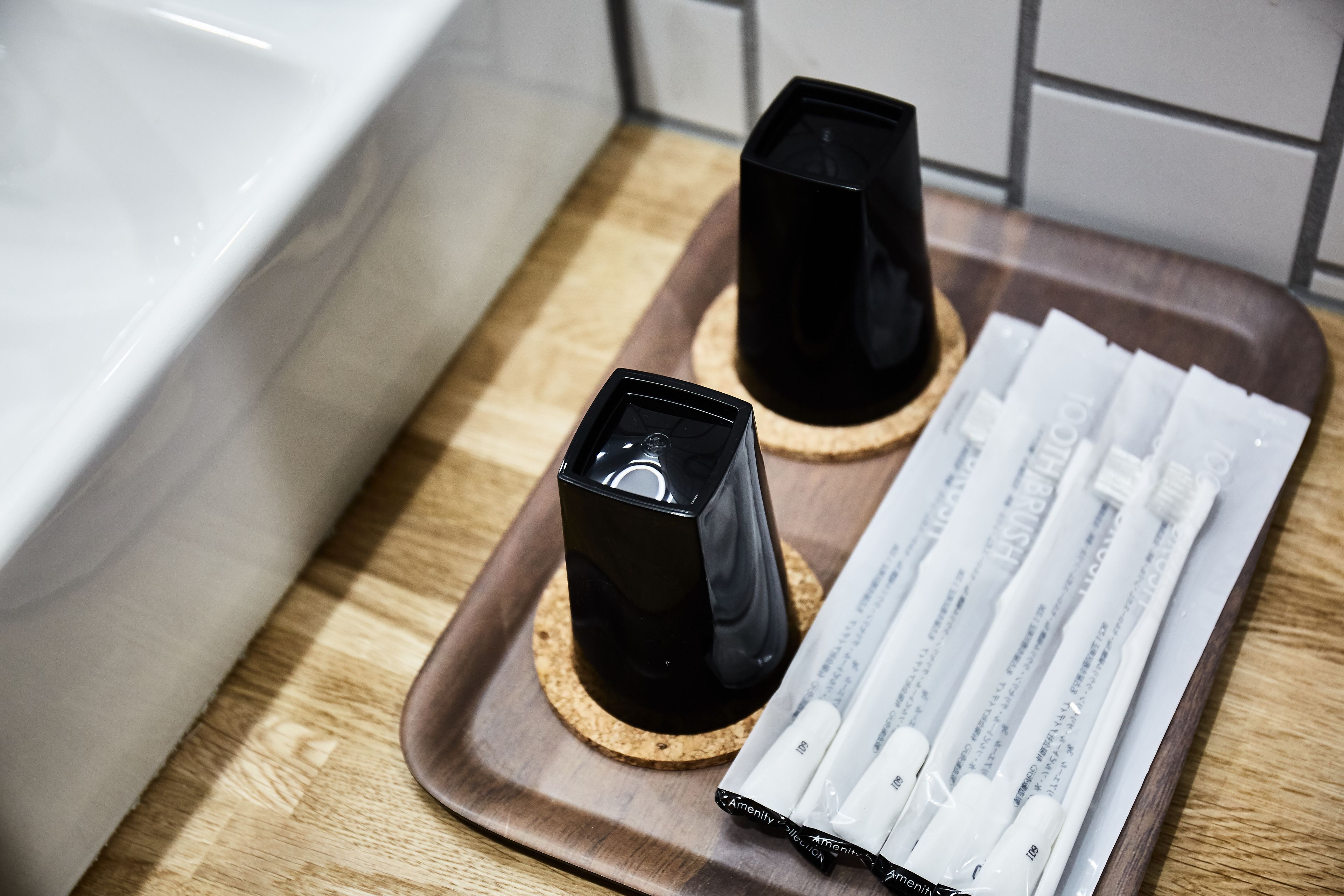 combined shower/bathtub, free toiletries, hair dryer, electronic bidet