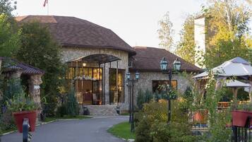 Enceinte de lâhĂ©bergement