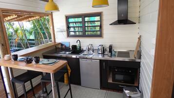 Bungalow Lune de Miel, 1 trÚs grand lit, non-fumeurs | Coin cuisine privé | Réfrigérateur, micro-ondes, four, plaque de cuisson