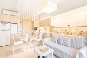 Apartment | Wohnzimmer | 50-Zoll-LED-Fernseher mit Satellitenempfang, Fernseher