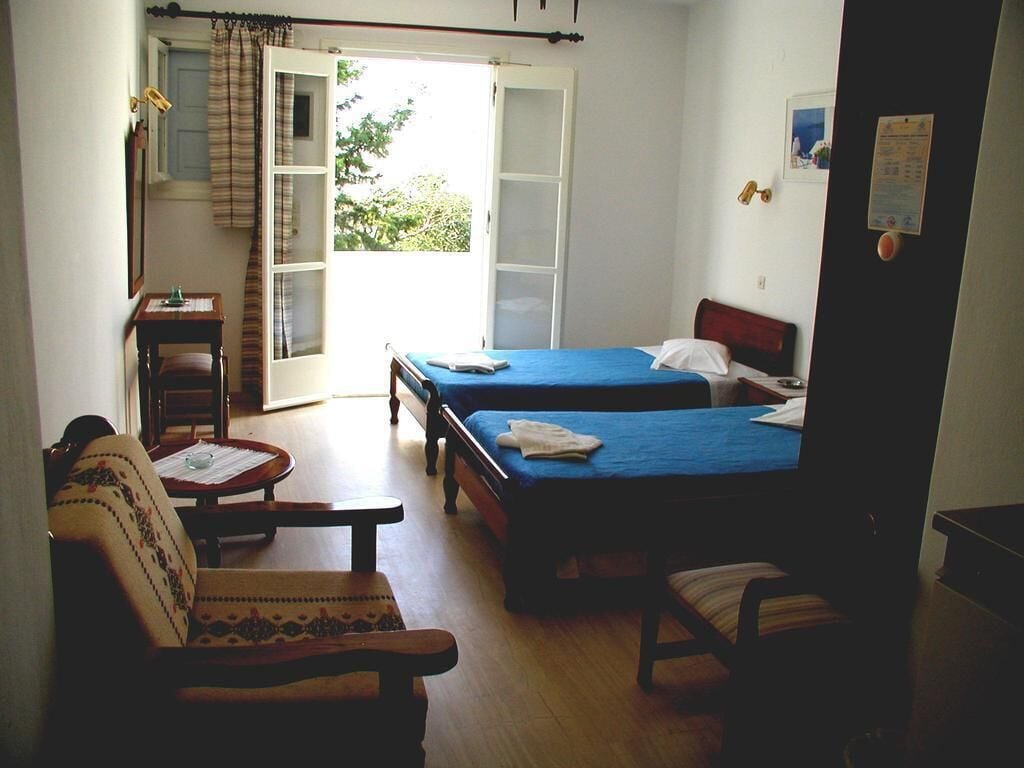 In-room safe, desk, soundproofing, iron/ironing board