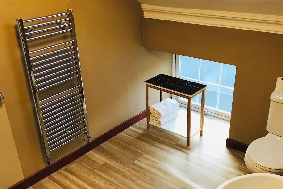 Business Double Room, Ensuite (5&6) | Desk, laptop workspace, soundproofing, free WiFi