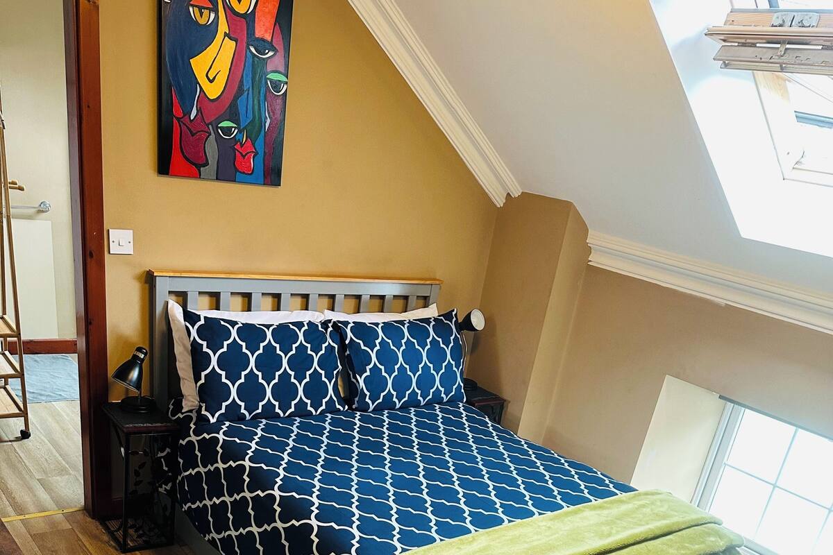 Business Double Room, Ensuite (5&6) | Meja, ruang kerja komputer riba, kalis bunyi, Wi-fi percuma