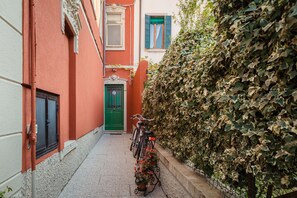 Entrée de l’hébergement