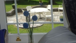 Chambre Double Supérieure, 1 trÚs grand lit, vue fleuve (Room 6) | Vue sur le jardin