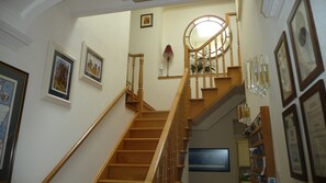 Staircase - Fludha Guest House (Kirkcudbright)