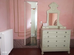 Camera matrimoniale con terrazza | Free WiFi, bed sheets - Agriturismo Cerrolungo (La Spezia)
