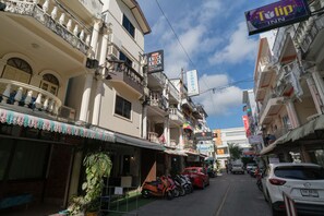 Front of property - Knock Knock Beach Boutique (Patong)