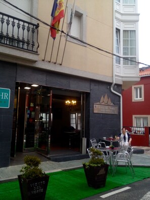 Property entrance - Hotel Viento del Norte (Ortigueira)