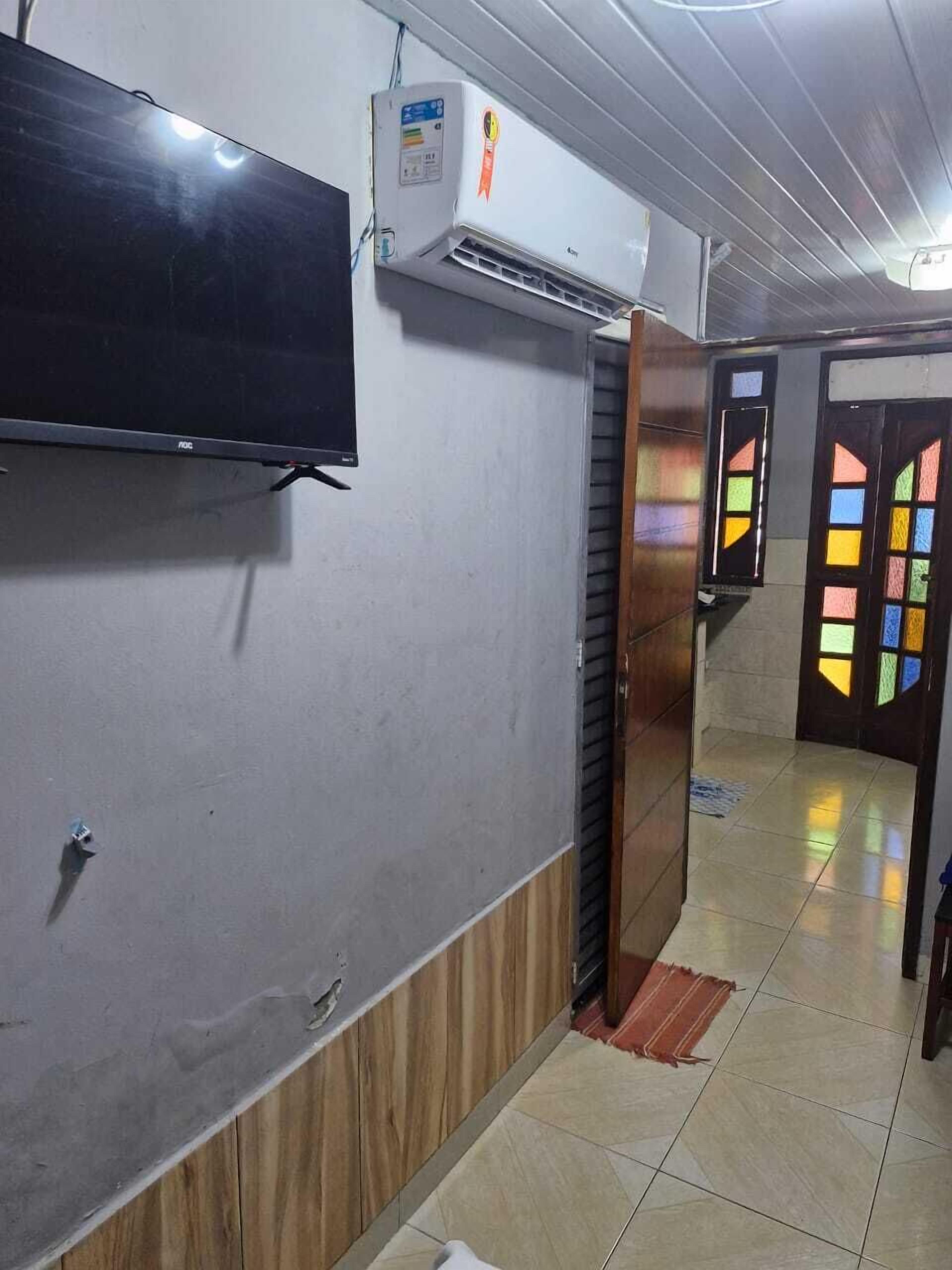 Apartamento familiar, varias camas, cocina básica | Ropa de cama hipoalergénica, escritorio, sistema de insonorización