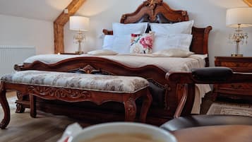 Suite, 1 cama King size, para no fumadores | Escritorio, insonorización, wifi gratis y ropa de cama